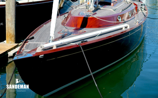 Deck overview from port bow