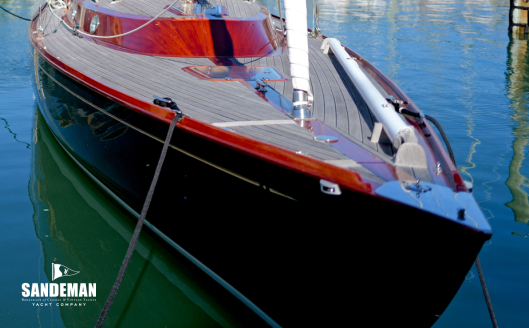 Deck overview from starboard bow