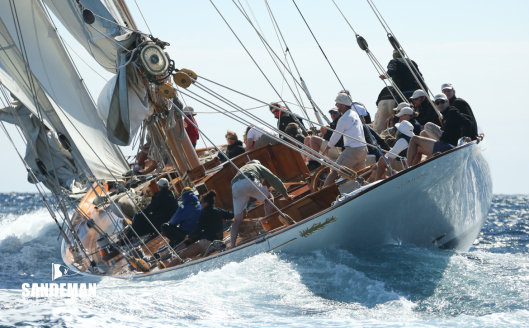 Port quarter [Photo: Nigel Sharp]