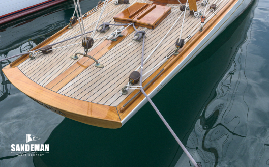 Aft deck view forward [Photo: James Robinson Taylor]
