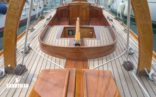 View forward over aft deck [Photo: James Robinson Taylor]