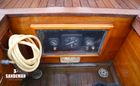 Engine panel